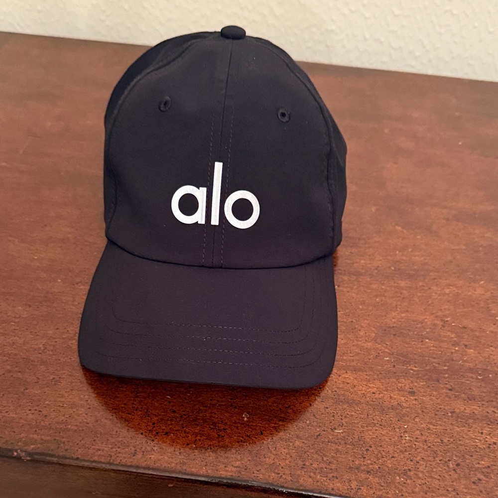 ALO cap with adjustable bucket back